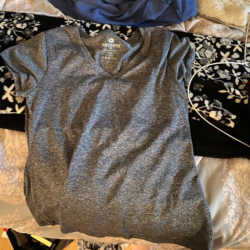 grey shirt